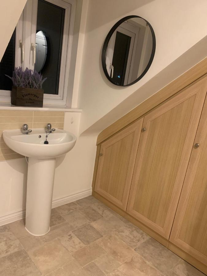 Comfy Double Bedroom In Greater Manchester Exterior foto